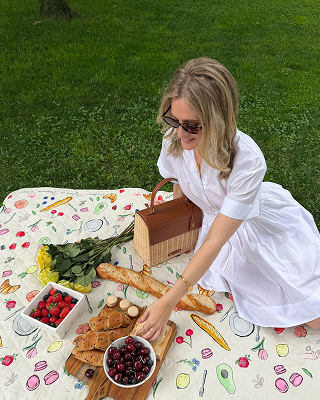 THE PICNIC BLANKET - GARDEN PICNIC